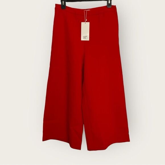 Red capri pants size Medium NWT - Picture 2 of 8